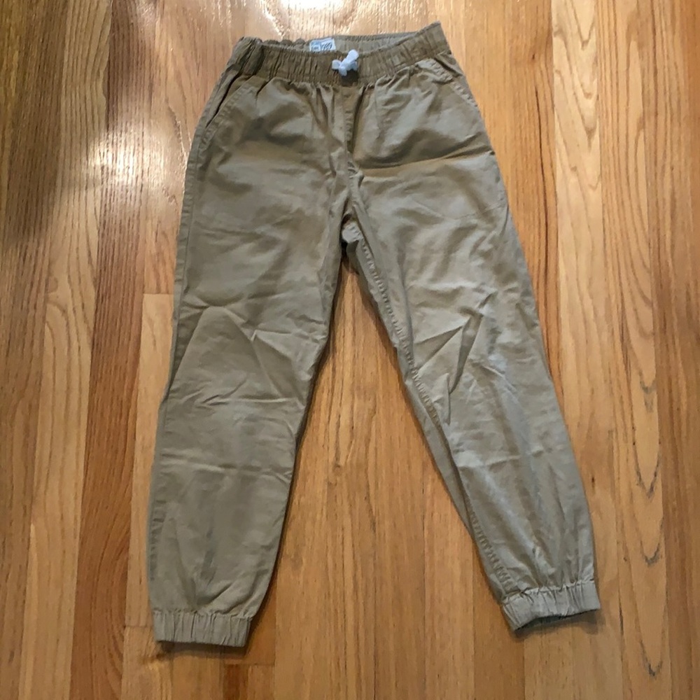 Size 8 Boys Children’s Place khaki pants.